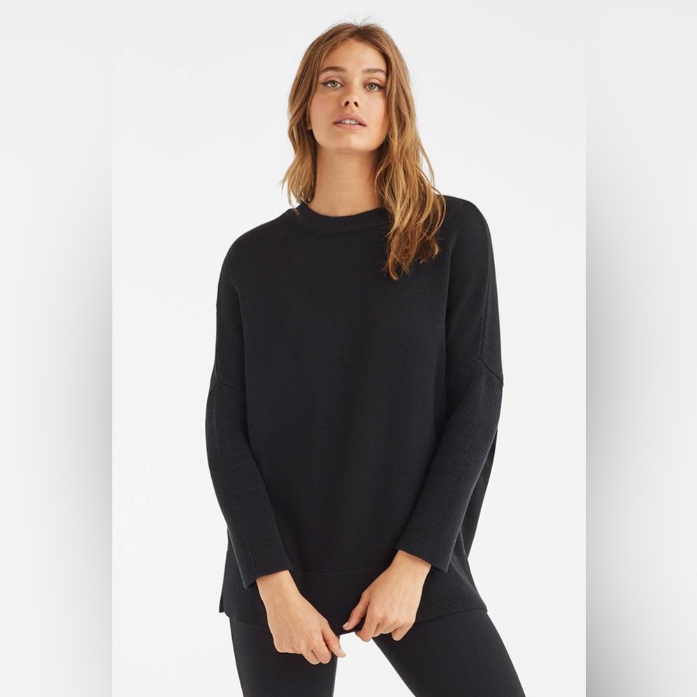 Vetta The Oversized Sweater in Black size S